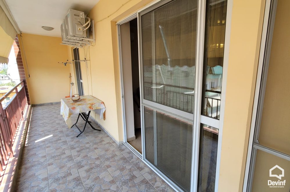 Tirane Qera Apartament 3+1 Apartament ne Rr. Kavajes, prane me qendren e Tiranes apartament