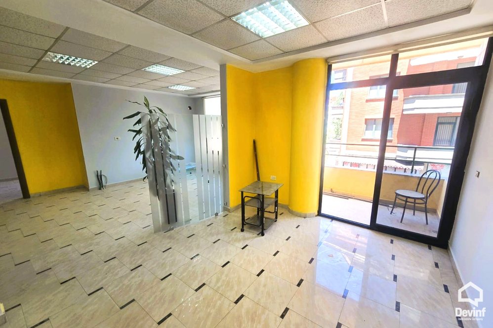 Tirane Qera Zyre 1+1 Zyre/klinke ne Rr. Muhamet Gjollesha zyre zyre avokati klinike dentare klinke