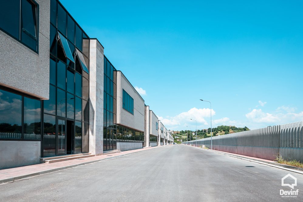 Tirane Shitje Magazine Autostrada Tirane-Durres zyre magazine prodhim show room