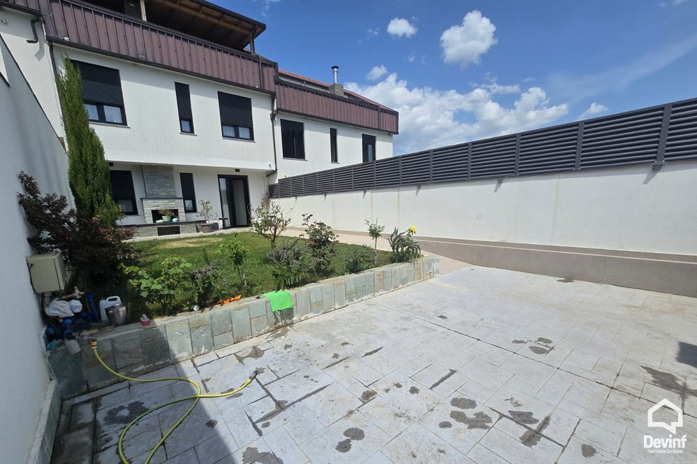 Tirane For Rent Villa 4+1 Vila for rent in the area of Berzhita Municipaly, Tirane Villa Residence