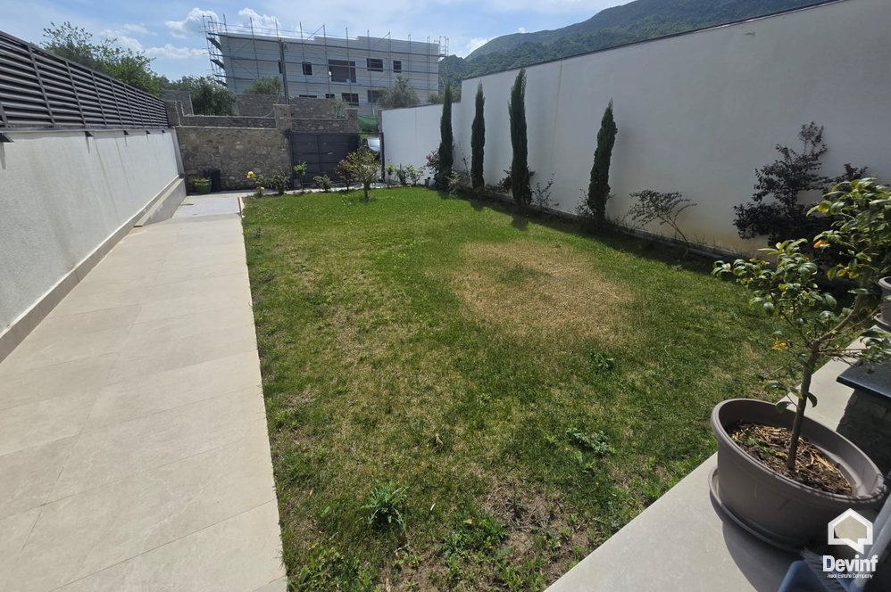 Tirane For Rent Villa 4+1 Vila for rent in the area of Berzhita Municipaly, Tirane Villa Residence