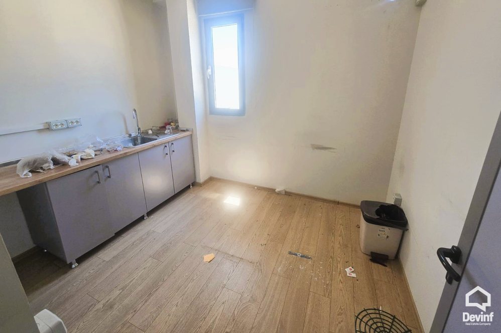Tirane Qera Ndertese Multifunksionale Ndertese dhe toke per qira ne Autostraden Tirane-Durres magazine prodhim show room ekspozite zyra