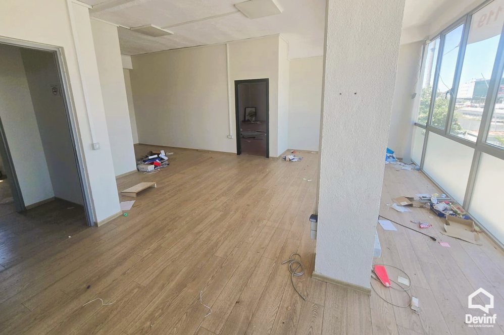 Tirane Qera Ndertese Multifunksionale Ndertese dhe toke per qira ne Autostraden Tirane-Durres magazine prodhim show room ekspozite zyra