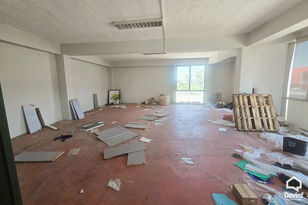 Tirane Qera Ndertese Multifunksionale Ndertese dhe toke per qira ne Autostraden Tirane-Durres magazine prodhim show room ekspozite zyra