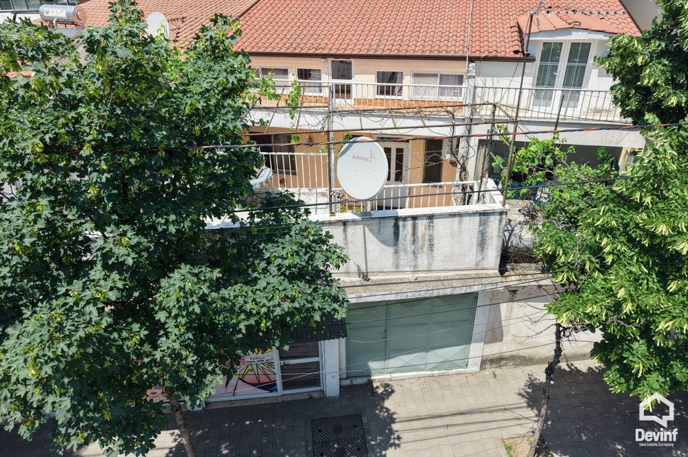 Tirane Shitje Shtepi Private 3+1 Rruga Hoxha Tahsim toke per ndertim investim