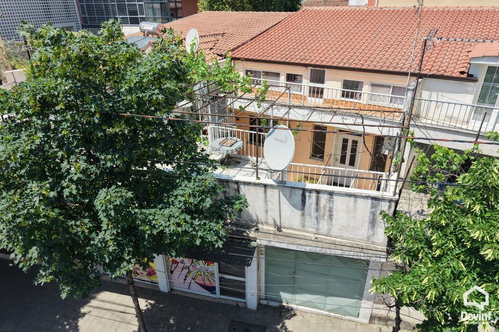 Tirane Shitje Shtepi Private 3+1 Rruga Hoxha Tahsim toke per ndertim investim