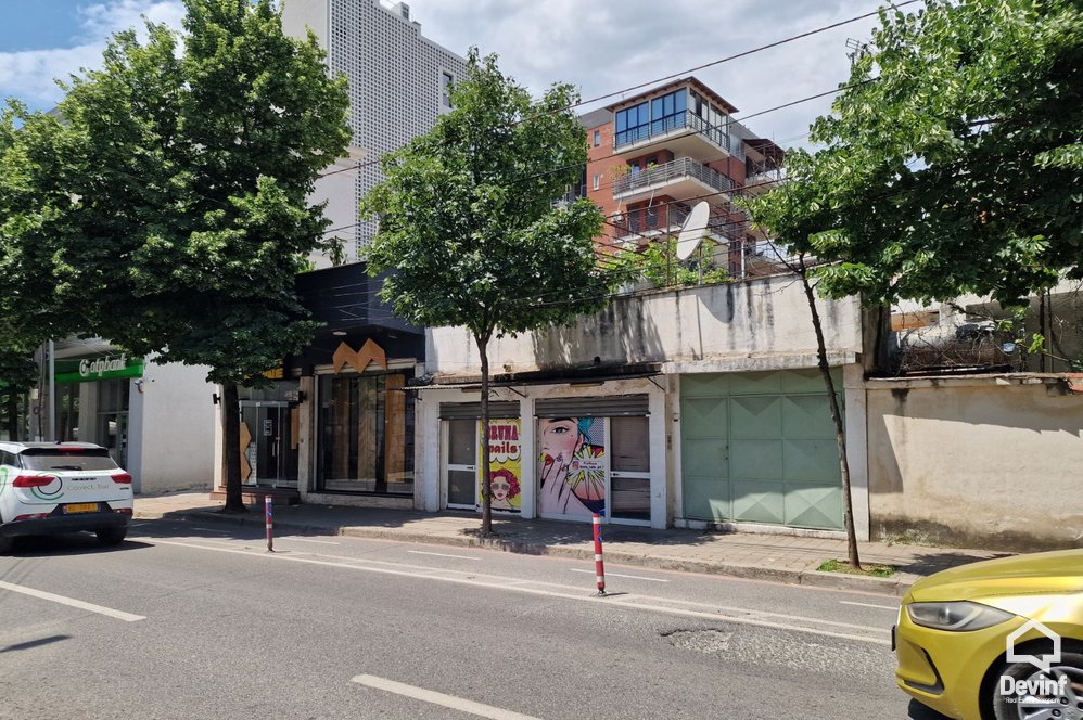Tirane Shitje Shtepi Private 3+1 Rruga Hoxha Tahsim toke per ndertim investim