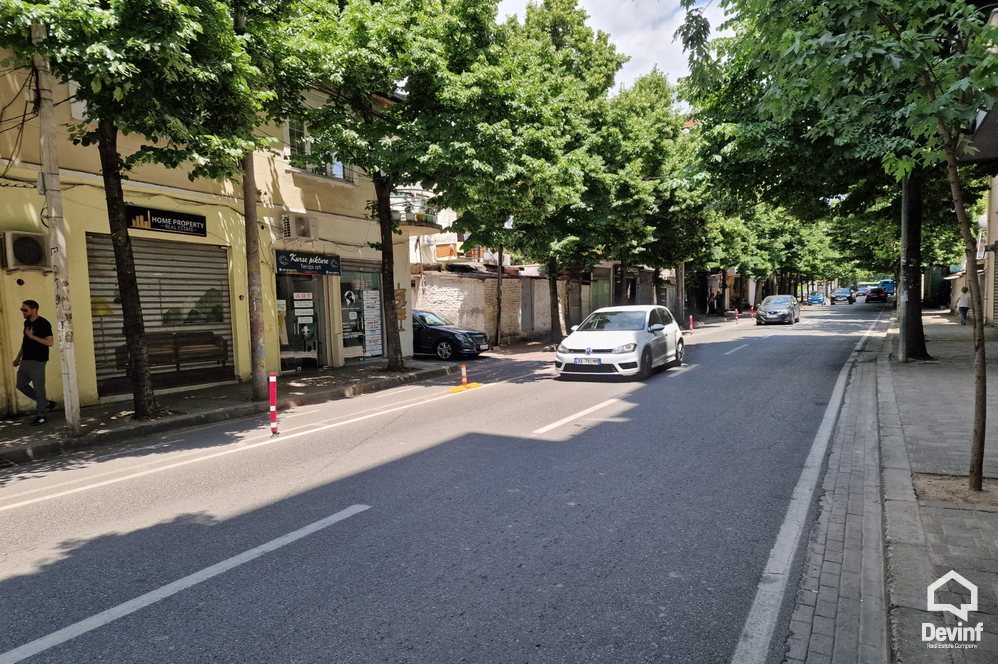 Tirane Shitje Shtepi Private 3+1 Rruga Hoxha Tahsim toke per ndertim investim