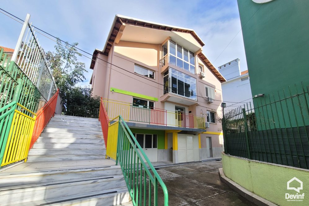 Tirane For Sale Villa Me shume se 4 dhoma Villa located in Student City area Office Villa Office kopesht femijesh shkolle kursesh