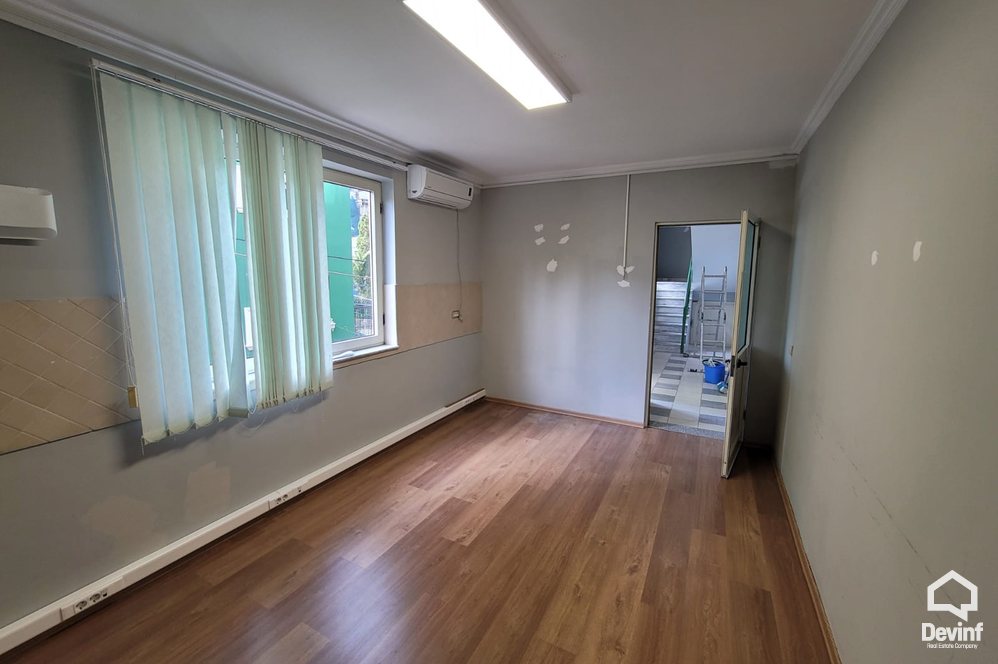 Tirane For Sale Villa Me shume se 4 dhoma Villa located in Student City area Office Villa Office kopesht femijesh shkolle kursesh