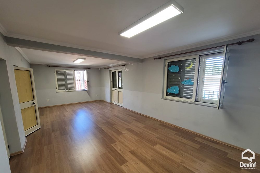 Tirane For Sale Villa Me shume se 4 dhoma Villa located in Student City area Office Villa Office kopesht femijesh shkolle kursesh