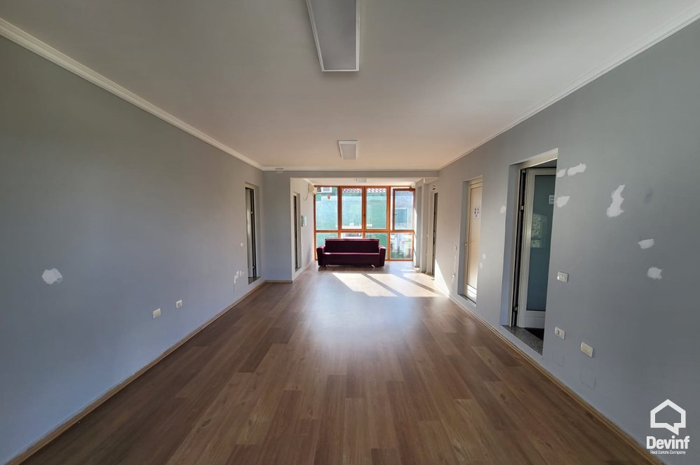 Tirane For Sale Villa Me shume se 4 dhoma Villa located in Student City area Office Villa Office kopesht femijesh shkolle kursesh