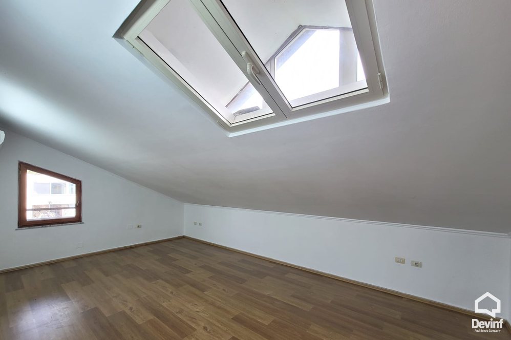 Tirane For Sale Villa Me shume se 4 dhoma Villa located in Student City area Office Villa Office kopesht femijesh shkolle kursesh