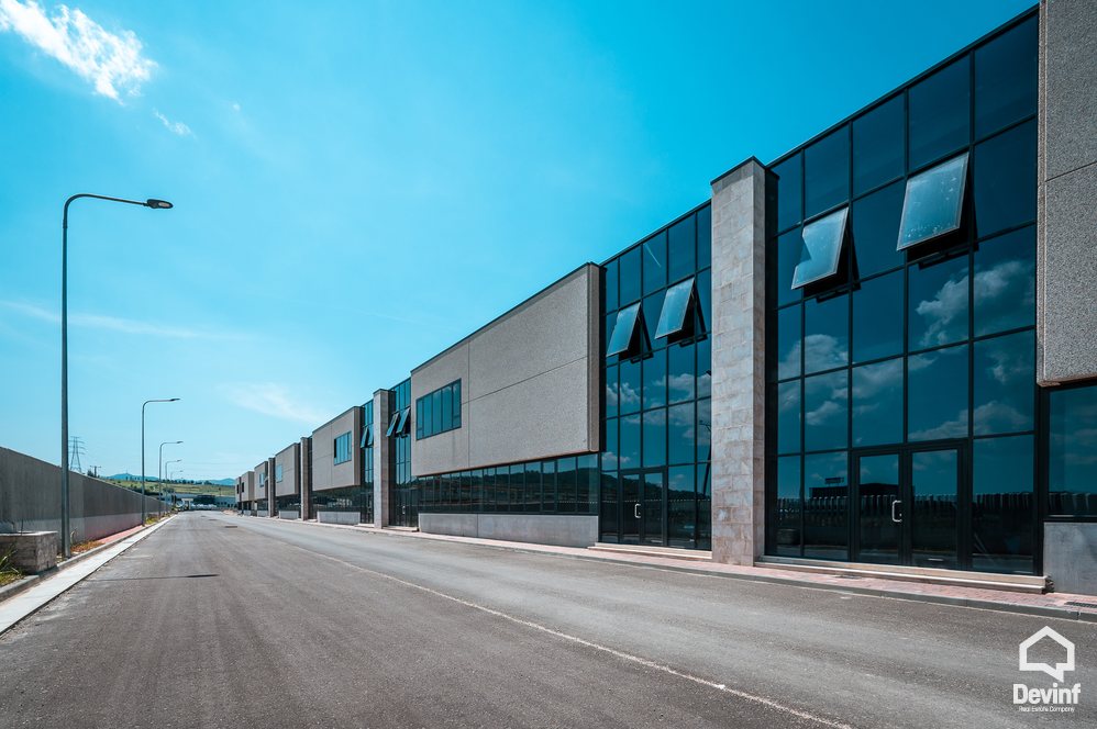 Tirane Shitje Magazine Autostrada Tirane-Durres zyre magazine prodhim show room