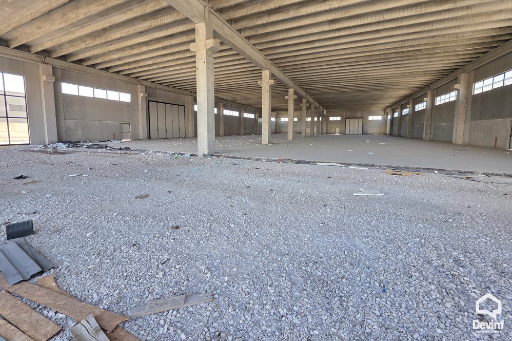 Durres Shitje Magazine Shitet Magazinë pranë Portit të Ri, Porto Romano magazine prodhim industri
