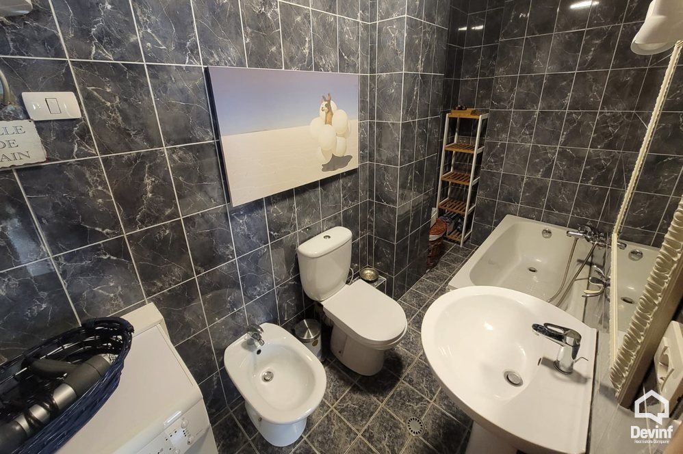 Tirane Qera Apartament 2+1 Ne qender te Tiranes, apartament 2+1 me qira apartament