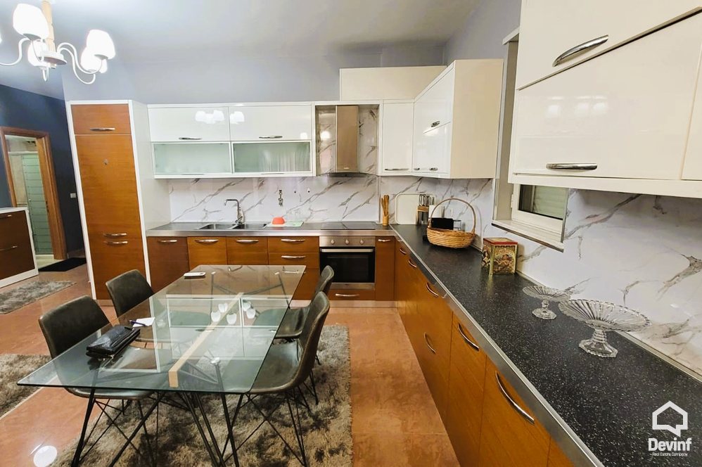 Tirane Qera Apartament 3+1 apartament