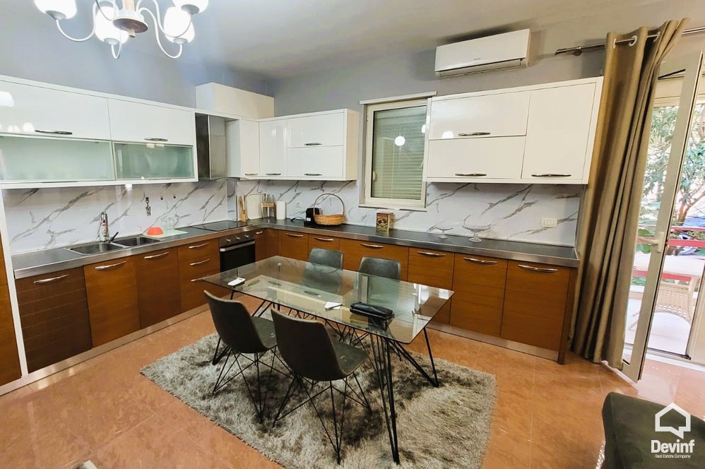 Tirane Qera Apartament 3+1 apartament