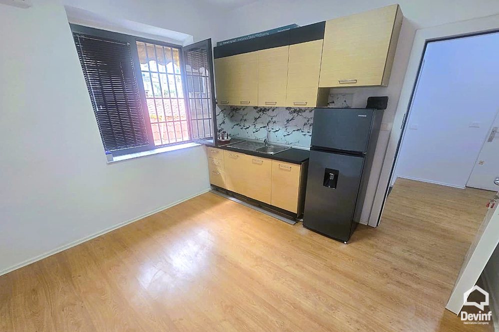 Tirane For Rent Apartment 1+1 Office in the center of Tirana, the beginning of Durres Street Office zyre avokati klinike noter