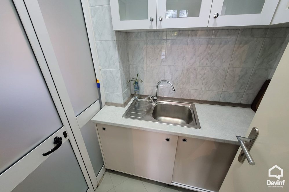 Tirane Qera Zyre Me qera zyre e mobiluar tek Gjykata e Tiranes zyre Noter zyre avokati