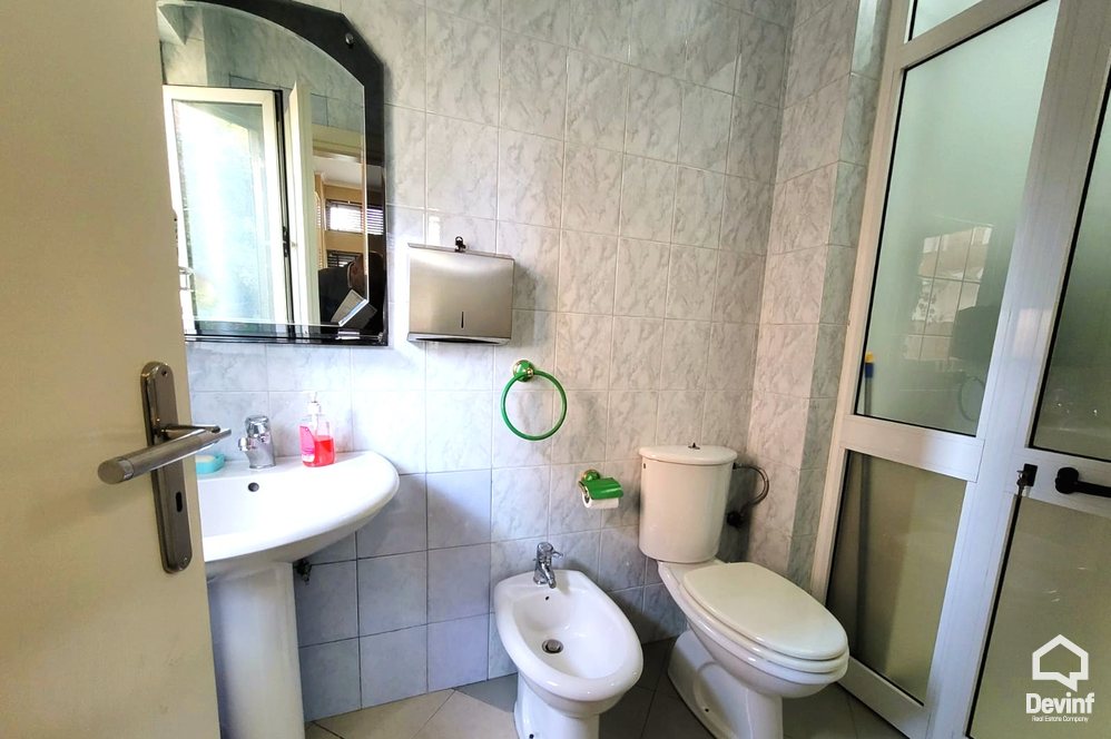 Tirane Qera Zyre Me qera zyre e mobiluar tek Gjykata e Tiranes zyre Noter zyre avokati