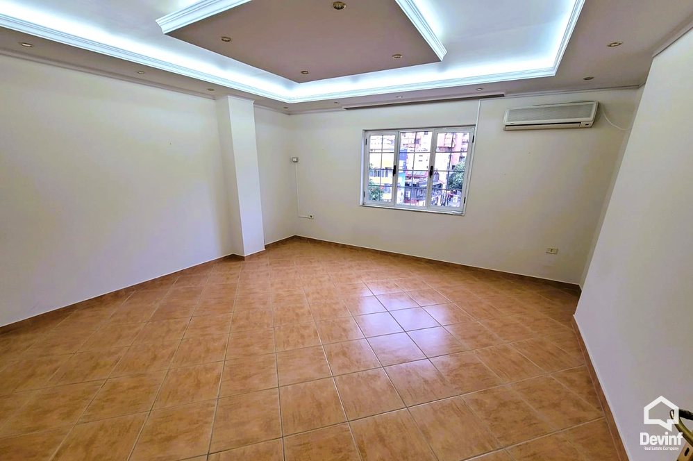 Tirane For Rent Office Me shume se 4 dhoma Office loacated in Blloku area Office klinike dentare show room zyre avokati