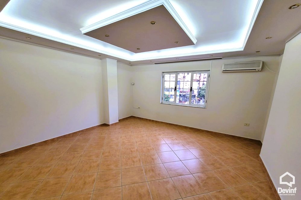 Tirane Qera Zyre Me shume se 4 dhoma Zyra ne zonen e Bllokut zyre klinike dentare show room zyre avokati