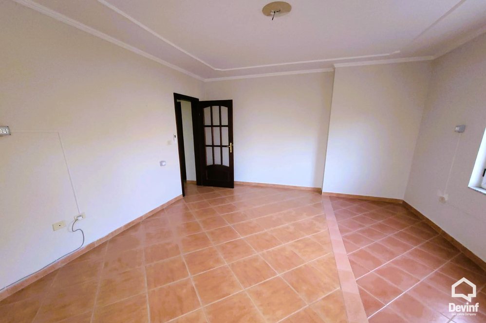 Tirane For Rent Office Me shume se 4 dhoma Office loacated in Blloku area Office klinike dentare show room zyre avokati
