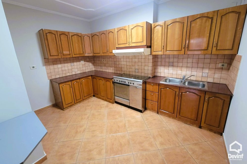 Tirane For Rent Office Me shume se 4 dhoma Office loacated in Blloku area Office klinike dentare show room zyre avokati