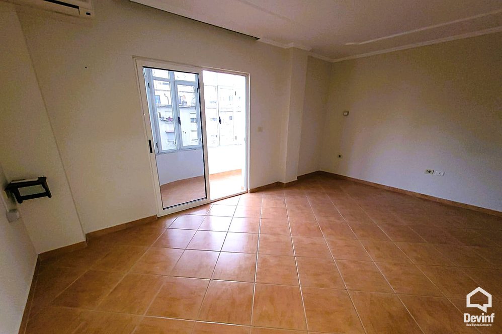 Tirane For Rent Office Me shume se 4 dhoma Office loacated in Blloku area Office klinike dentare show room zyre avokati