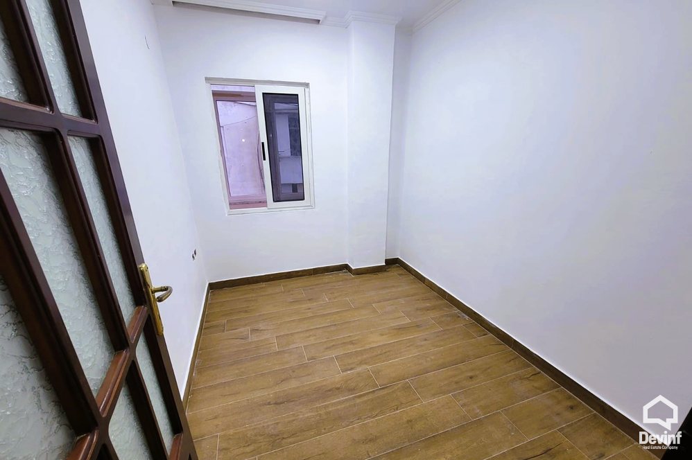 Tirane Qera Zyre Me shume se 4 dhoma Zyra ne zonen e Bllokut zyre klinike dentare show room zyre avokati