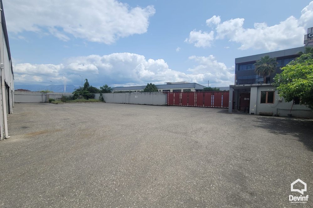 Tirane Qera Magazine  Objekt industrial prodhimi ne Autostraden Tirane-Vore magazine ndertese multifunksionale prodhim