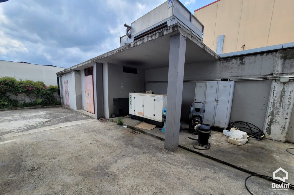 Tirane Qera Magazine  Objekt industrial prodhimi ne Autostraden Tirane-Vore magazine ndertese multifunksionale prodhim