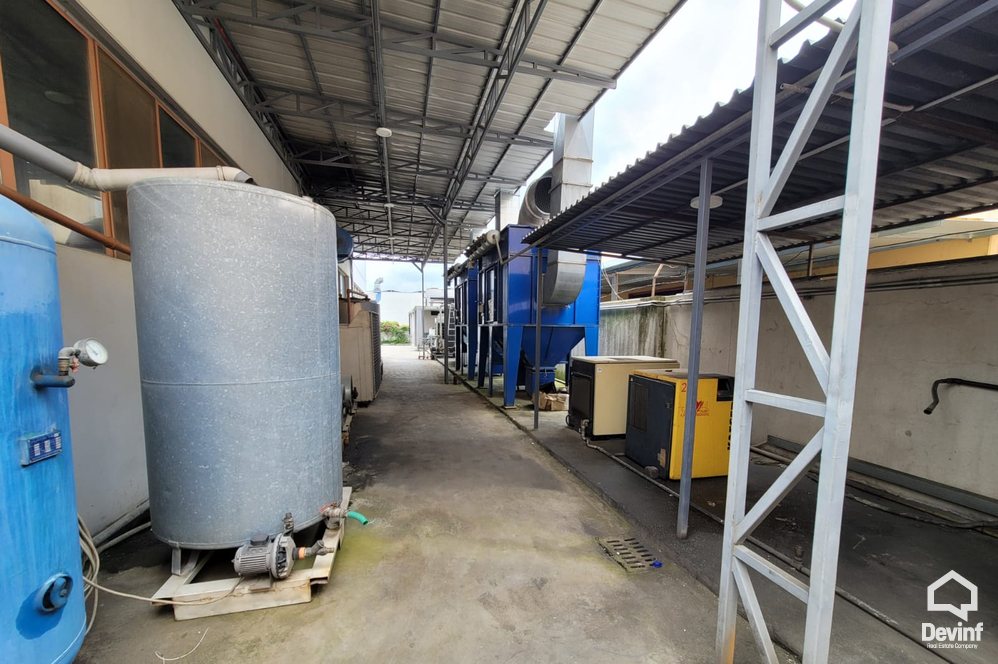 Tirane Qera Magazine  Objekt industrial prodhimi ne Autostraden Tirane-Vore magazine ndertese multifunksionale prodhim