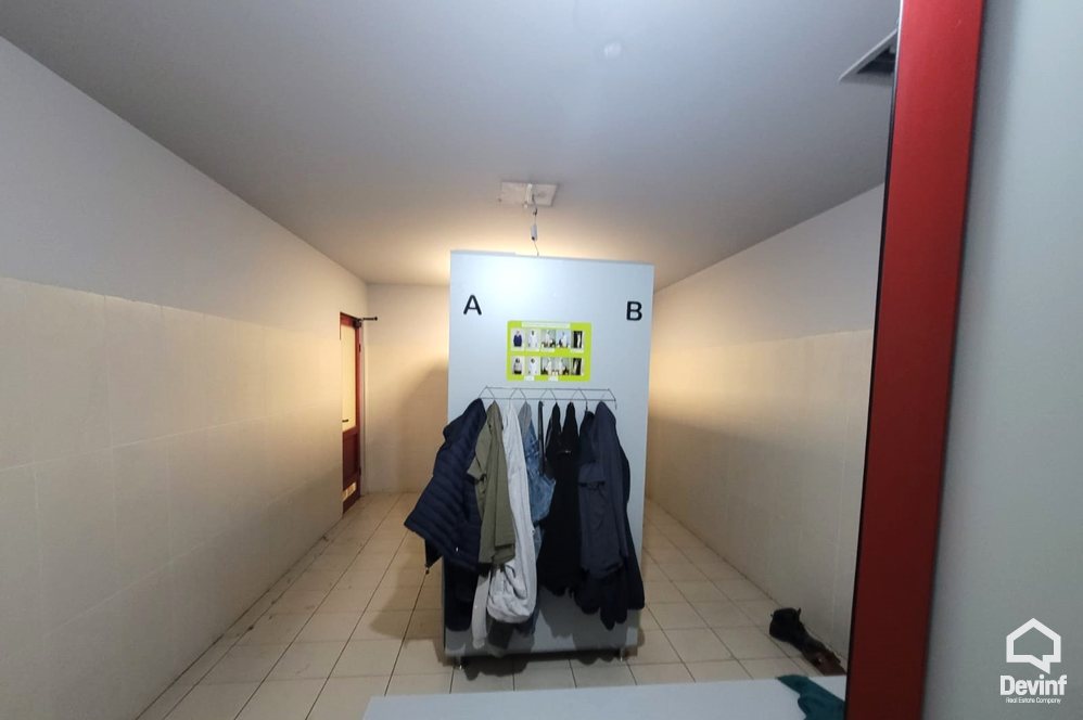 Tirane Qera Magazine  Objekt industrial prodhimi ne Autostraden Tirane-Vore magazine ndertese multifunksionale prodhim