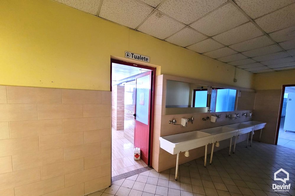 Tirane Qera Magazine  Objekt industrial prodhimi ne Autostraden Tirane-Vore magazine ndertese multifunksionale prodhim