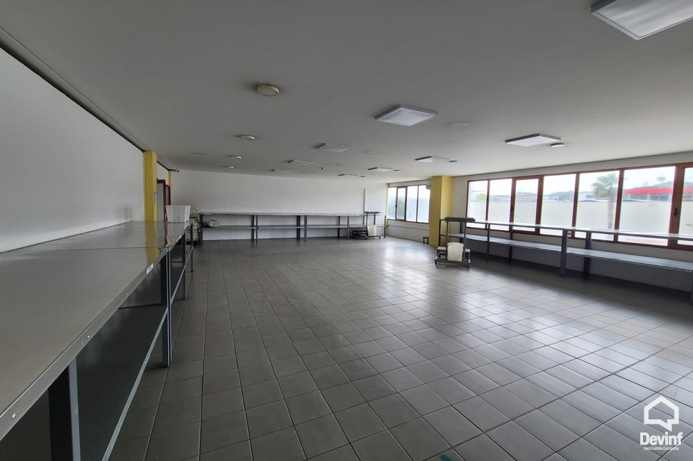 Tirane Qera Magazine  Objekt industrial prodhimi ne Autostraden Tirane-Vore magazine ndertese multifunksionale prodhim