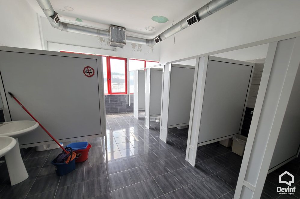 Tirane Qera Magazine  Objekt industrial prodhimi ne Autostraden Tirane-Vore magazine ndertese multifunksionale prodhim