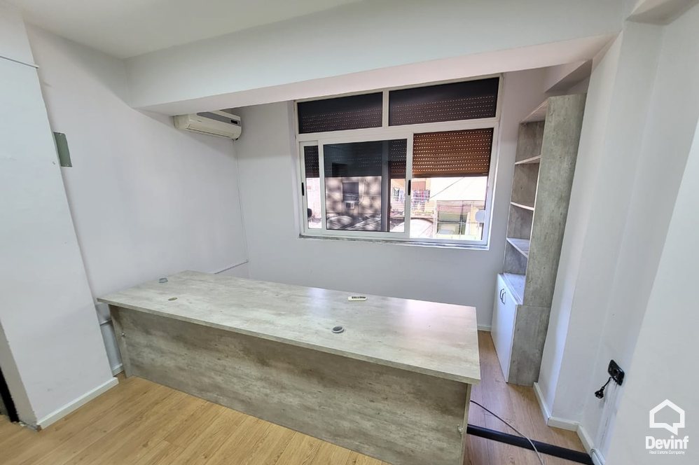 Tirane Qera Zyre  Zyra ne Rrugen Myslym Shyri zyre klinike dentare