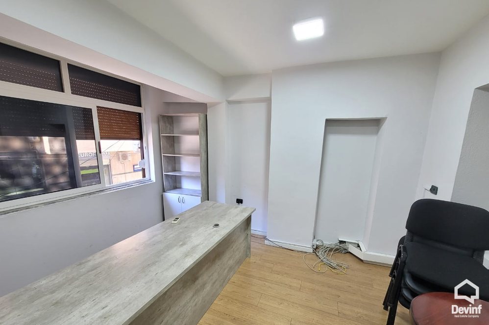 Tirane Qera Zyre  Zyra ne Rrugen Myslym Shyri zyre klinike dentare