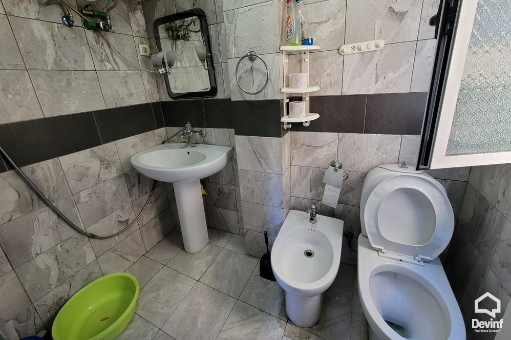 Tirane Qera Zyre  Zyra ne Rrugen Myslym Shyri zyre klinike dentare