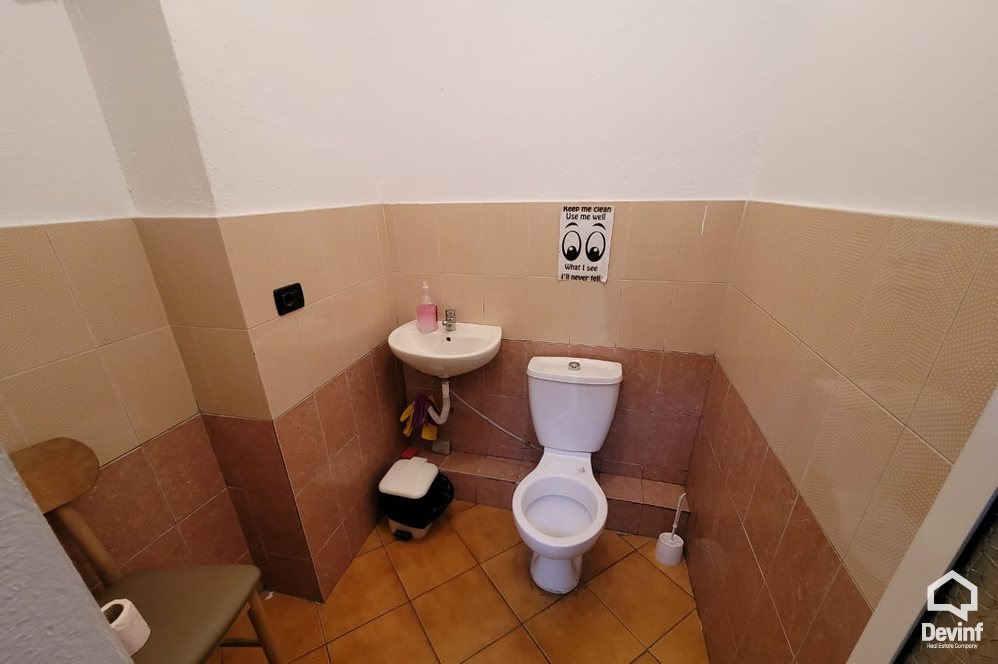 Tirane Qera Zyre  Zyra ne Rrugen Myslym Shyri zyre klinike dentare