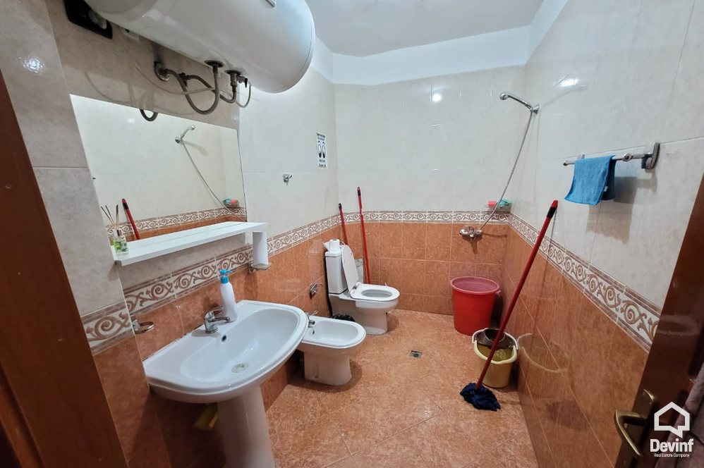 Tirane Qera Zyre  Zyra ne Rrugen Myslym Shyri zyre klinike dentare