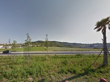 Toke Shitje Prane Liqenit Artificial te Kasharit