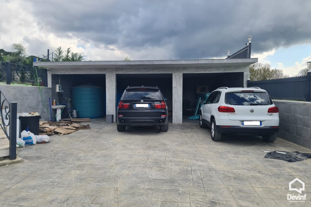 Tirane For Rent Villa Me shume se 4 dhoma Villa in the area of Sauk, Tirana Villa