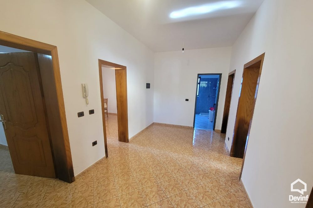 Tirane Qera Apartament 3+1 Apartament tek Fusha e Aviacionit apartament kat vile