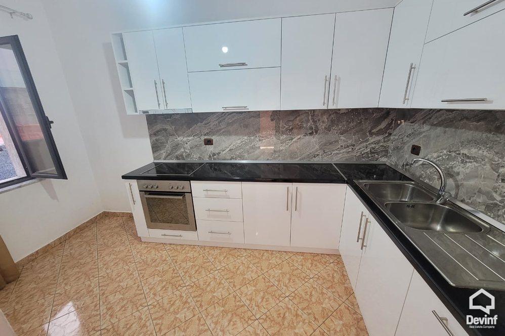 Tirane Qera Apartament 3+1 Apartament tek Fusha e Aviacionit apartament kat vile