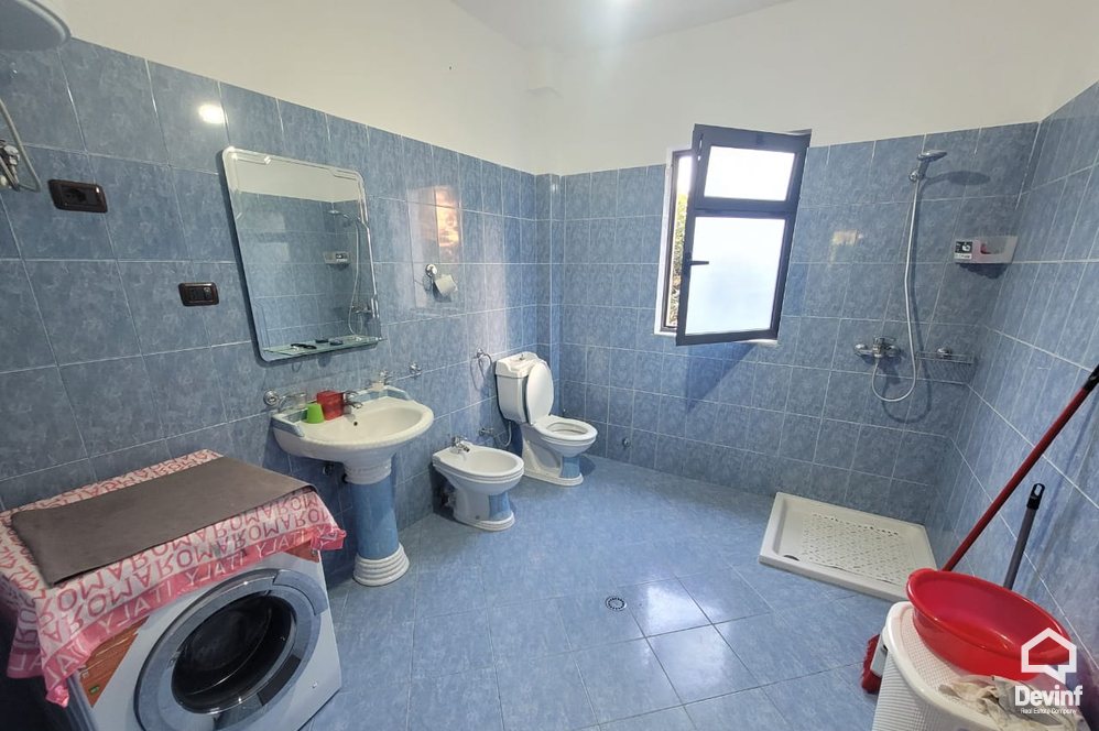 Tirane Qera Apartament 3+1 Apartament tek Fusha e Aviacionit apartament kat vile