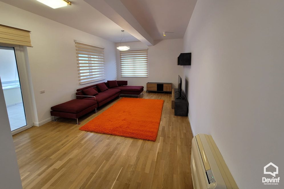 Me Qera Apartament 3+1+G Apartament ne kompleks residencial ne Rr. Elbasanit,  Tirane