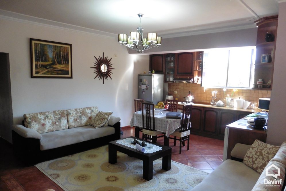 Tirane Shitje Apartament 2+1+A Prane zones se Bllokut apartament